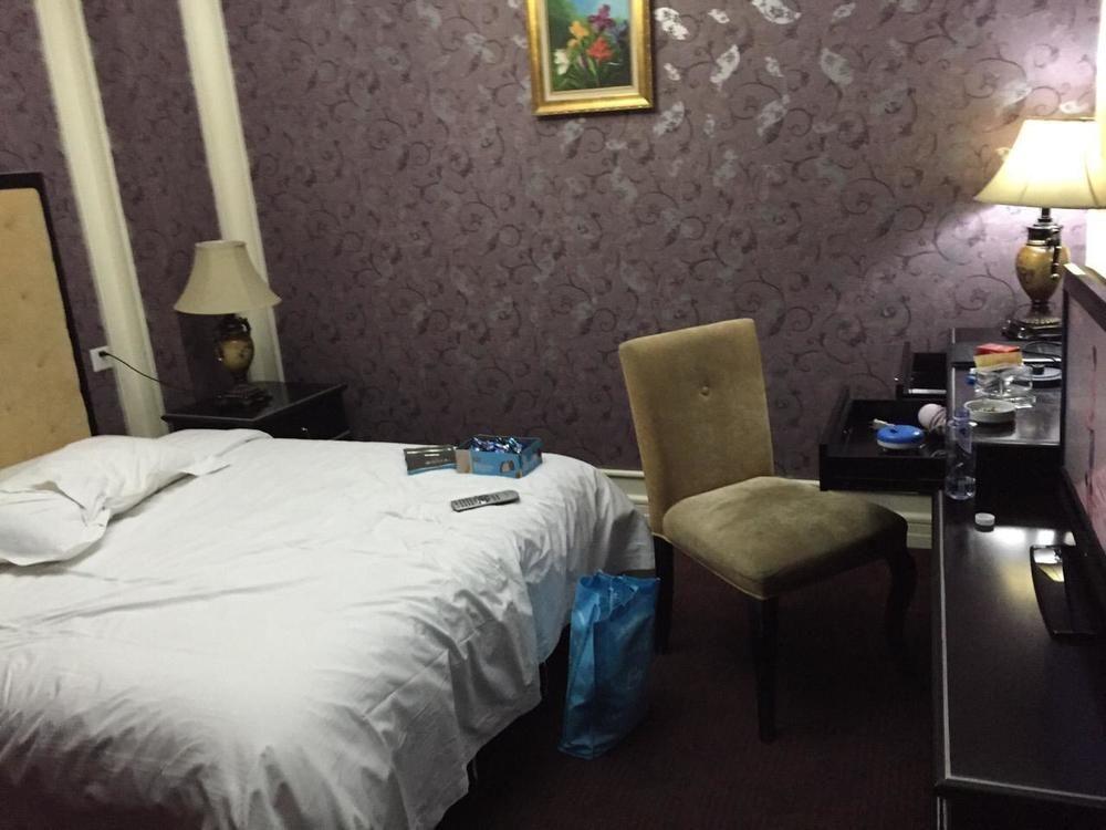 Manhattan Jinling Hotel Shanghaj Zewnętrze zdjęcie
