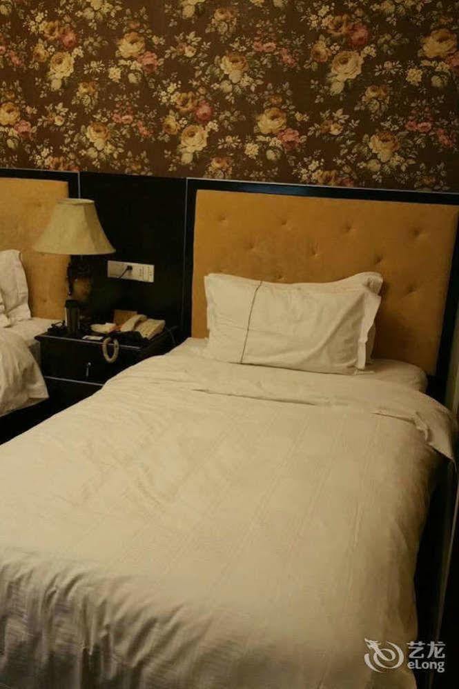 Manhattan Jinling Hotel Shanghaj Zewnętrze zdjęcie