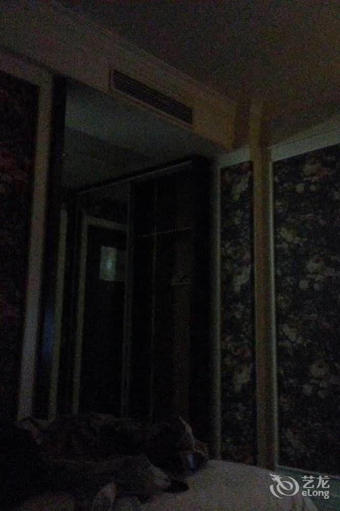Manhattan Jinling Hotel Shanghaj Zewnętrze zdjęcie