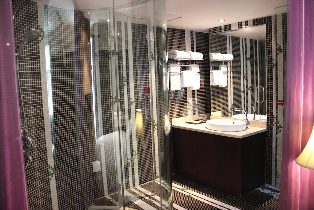 Manhattan Jinling Hotel Shanghaj Zewnętrze zdjęcie