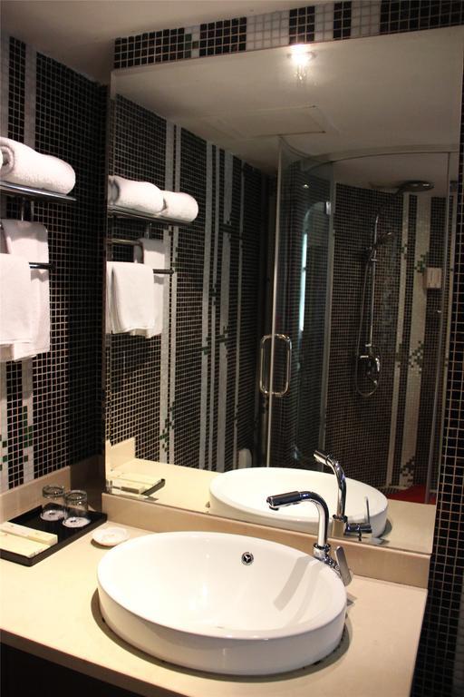 Manhattan Jinling Hotel Shanghaj Pokój zdjęcie