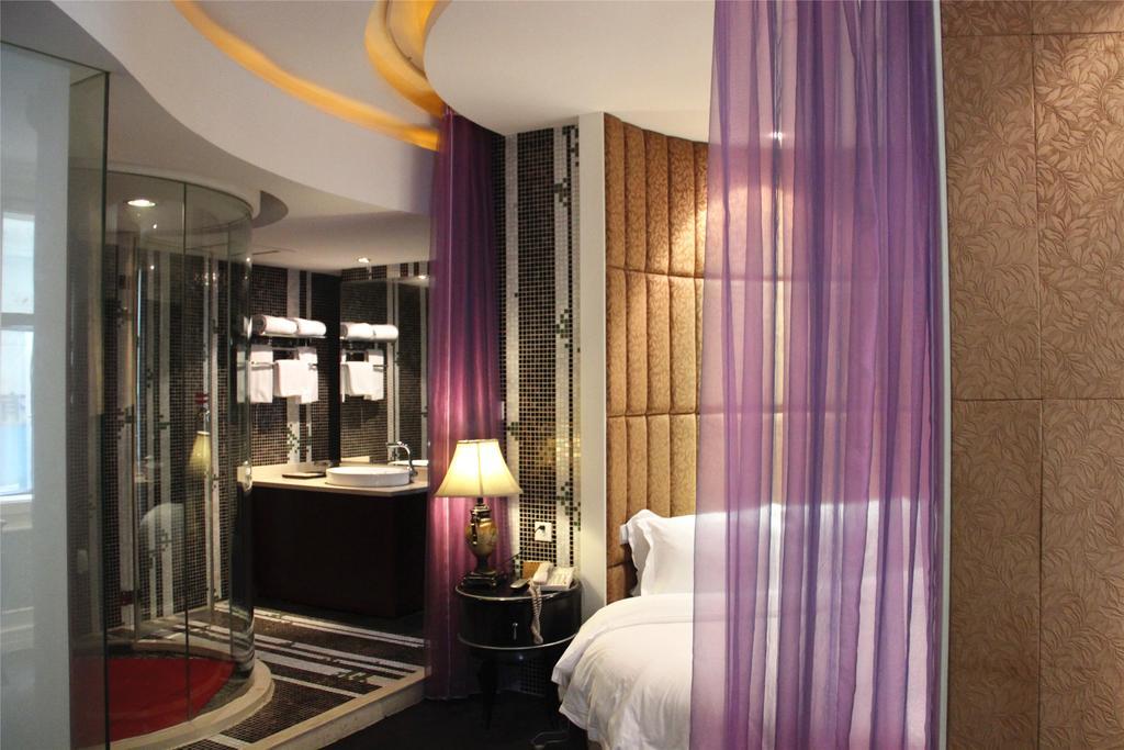 Manhattan Jinling Hotel Shanghaj Zewnętrze zdjęcie